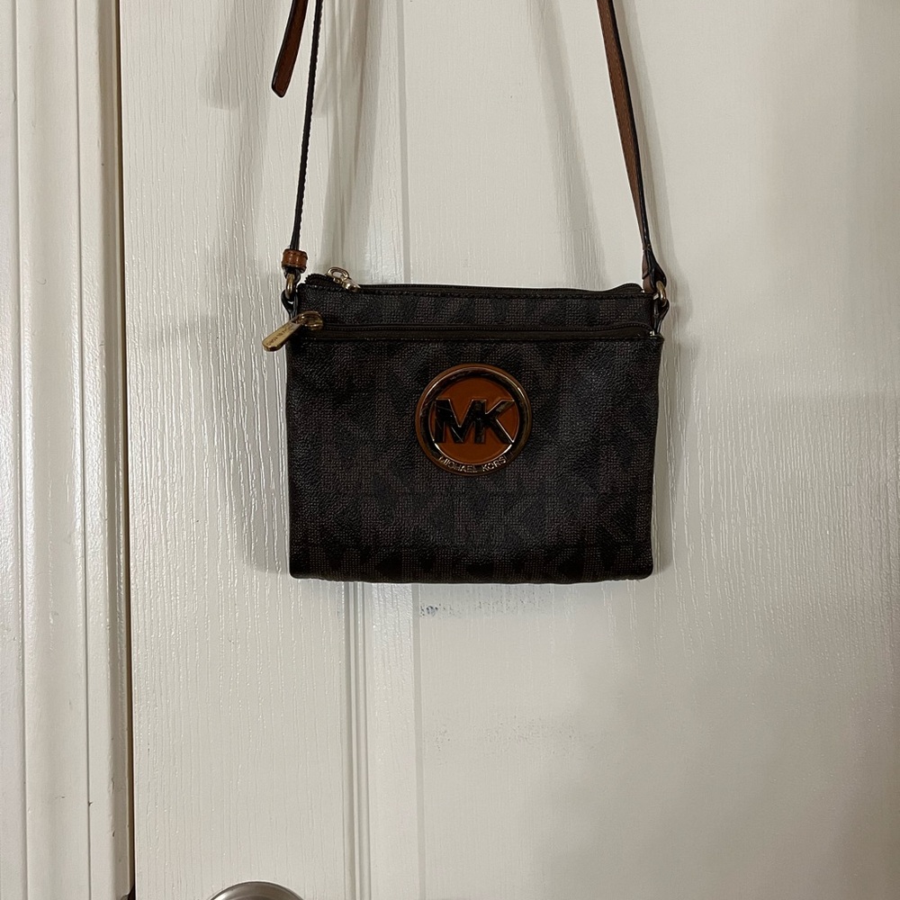 Micheal Kors Cross body purse / bag